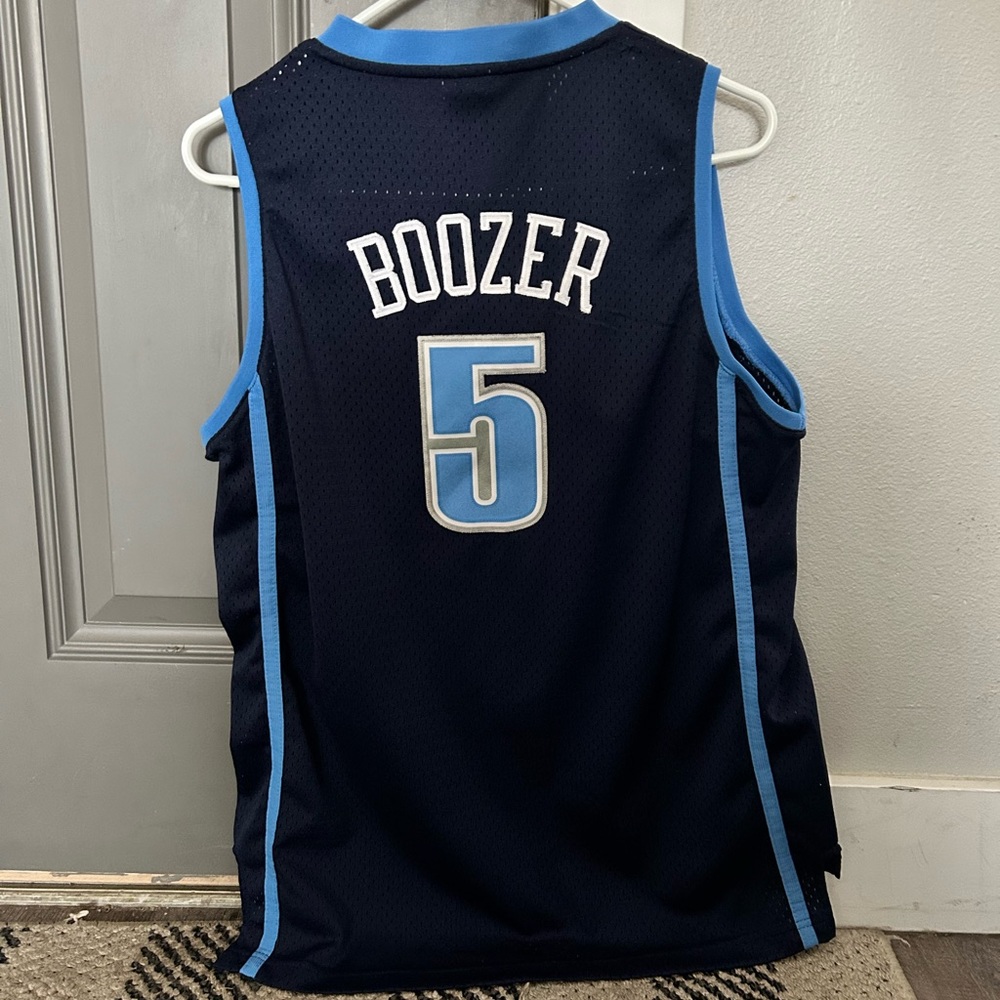 Carlos Boozer jersey size XL Youth